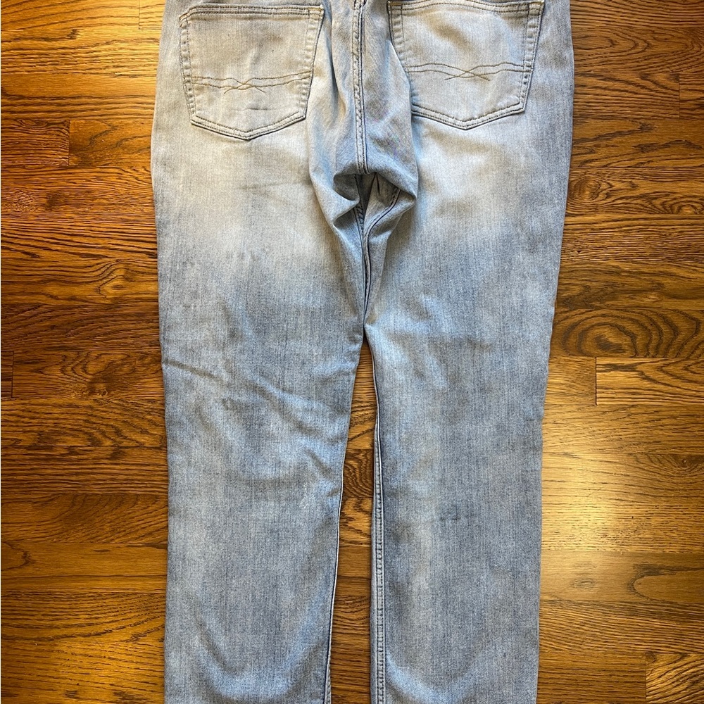 Signature Men’s Levi Strauss & Co. Distressed Denim Faded Light Wash Jeans 34x32 - Picture 9 of 16